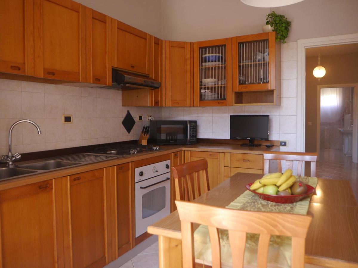 Domus Tilla Piombino Bagian luar foto