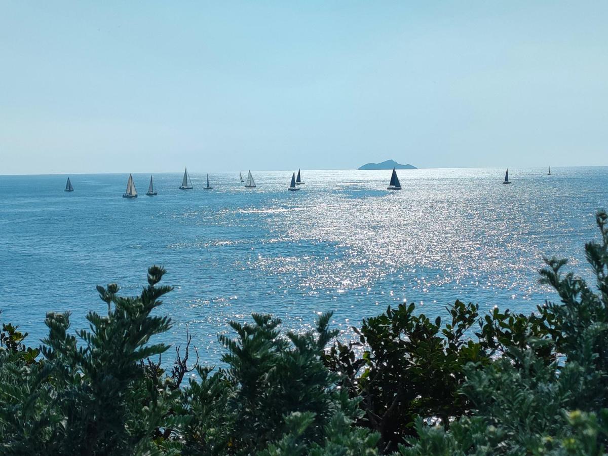 Domus Tilla Piombino Bagian luar foto